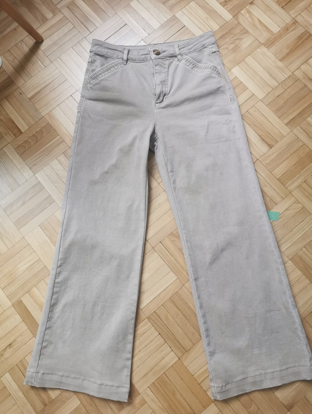 Wide Leg Women’s Jeans in Light Beige